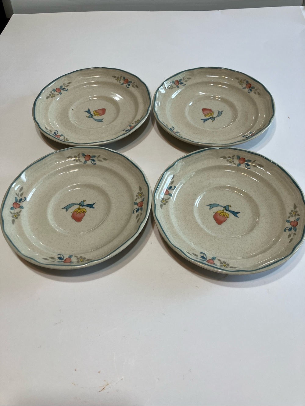 Vintage International China Stoneware Marmalade Strawberry Goose 6” Plates (4)